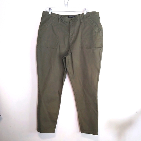 Banana Republic Women's Cargo Pants in Olive - Size 18 - Picture 1 of 7